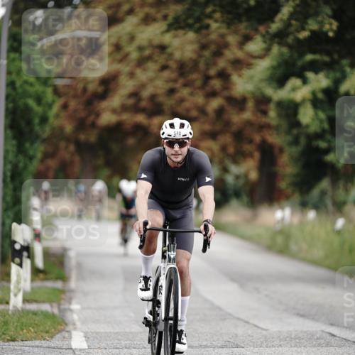 30.08.2026 - Elbe Triathlon Hamburg Michael Burmester http://msf.ph/oto/10068349 30.08.2026 09:30:43 Radfahren 354, 433, 548, 658, 751 meine-sportfotos.de
