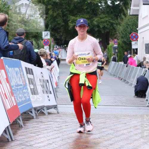 30.08.2026 - Blankeneser Heldenlauf Lena Gebhardt http://msf.ph/oto/10068350 30.08.2026 10:01:11 Ziel 1245, 1284, 1449 meine-sportfotos.de