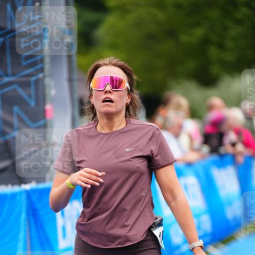 30.08.2026 - Elbe Triathlon Hamburg LAZAROV Photography http://msf.ph/oto/10068354 30.08.2026 12:27:33 Ziel 1605 meine-sportfotos.de