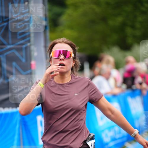 30.08.2026 - Elbe Triathlon Hamburg LAZAROV Photography http://msf.ph/oto/10068357 30.08.2026 12:27:33 Ziel 1605 meine-sportfotos.de