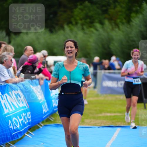 30.08.2026 - Elbe Triathlon Hamburg LAZAROV Photography http://msf.ph/oto/10068369 30.08.2026 12:27:44 Ziel 1483, 1652, 1682 meine-sportfotos.de
