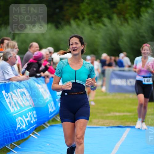 30.08.2026 - Elbe Triathlon Hamburg LAZAROV Photography http://msf.ph/oto/10068372 30.08.2026 12:27:44 Ziel 1483, 1652, 1682 meine-sportfotos.de