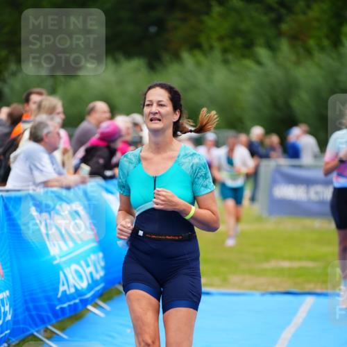 30.08.2026 - Elbe Triathlon Hamburg LAZAROV Photography http://msf.ph/oto/10068378 30.08.2026 12:27:44 Ziel 1483, 1652, 1682 meine-sportfotos.de