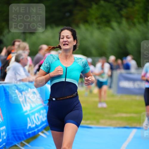 30.08.2026 - Elbe Triathlon Hamburg LAZAROV Photography http://msf.ph/oto/10068381 30.08.2026 12:27:44 Ziel 1483, 1652, 1682 meine-sportfotos.de