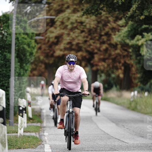 30.08.2026 - Elbe Triathlon Hamburg Michael Burmester http://msf.ph/oto/10068384 30.08.2026 09:31:07 Radfahren 375, 493, 509, 546, 553, 578, 651, 725 meine-sportfotos.de