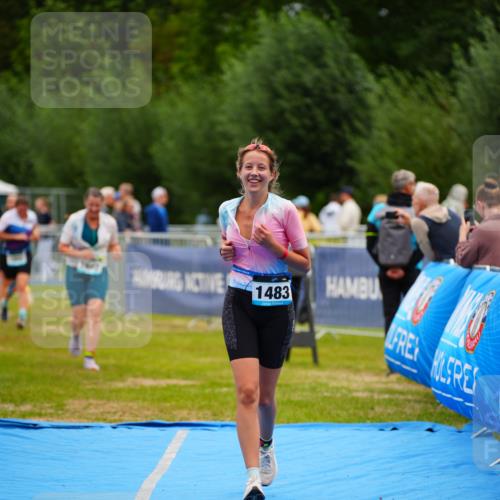 30.08.2026 - Elbe Triathlon Hamburg LAZAROV Photography http://msf.ph/oto/10068387 30.08.2026 12:27:45 Ziel 1483, 1652, 1656, 1682 meine-sportfotos.de