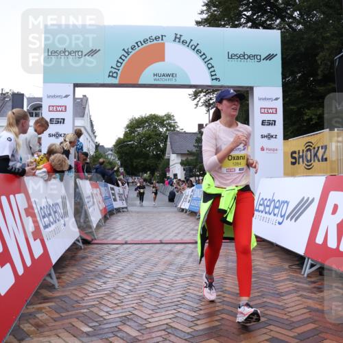 30.08.2026 - Blankeneser Heldenlauf Lena Gebhardt http://msf.ph/oto/10068399 30.08.2026 10:01:14 Ziel 1245, 1284, 1449 meine-sportfotos.de