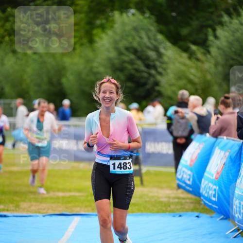 30.08.2026 - Elbe Triathlon Hamburg LAZAROV Photography http://msf.ph/oto/10068400 30.08.2026 12:27:46 Ziel 1483, 1652, 1656, 1682 meine-sportfotos.de