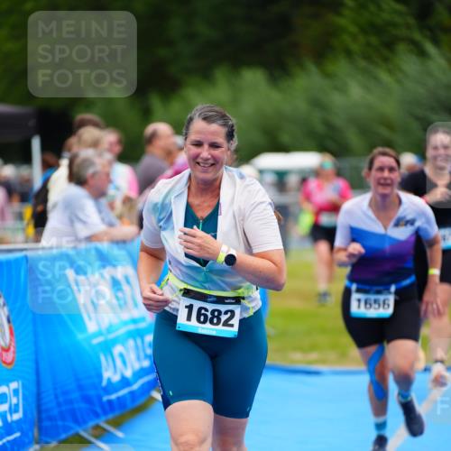 30.08.2026 - Elbe Triathlon Hamburg LAZAROV Photography http://msf.ph/oto/10068438 30.08.2026 12:27:53 Ziel 1567, 1656, 1661, 1682 meine-sportfotos.de