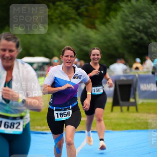 30.08.2026 - Elbe Triathlon Hamburg LAZAROV Photography http://msf.ph/oto/10068444 30.08.2026 12:27:53 Ziel 1567, 1656, 1661, 1682 meine-sportfotos.de