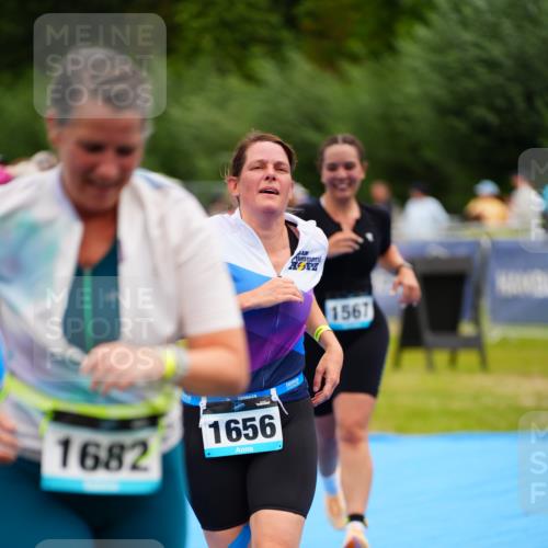 30.08.2026 - Elbe Triathlon Hamburg LAZAROV Photography http://msf.ph/oto/10068452 30.08.2026 12:27:54 Ziel 1567, 1656, 1661, 1682 meine-sportfotos.de