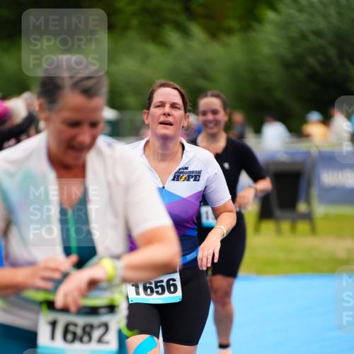 30.08.2026 - Elbe Triathlon Hamburg LAZAROV Photography http://msf.ph/oto/10068455 30.08.2026 12:27:54 Ziel 1567, 1656, 1661, 1682 meine-sportfotos.de