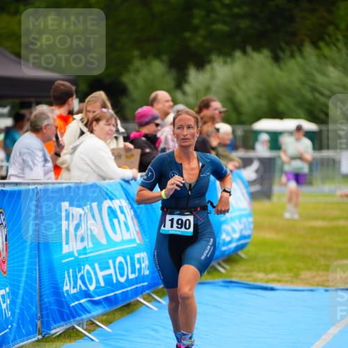 30.08.2026 - Elbe Triathlon Hamburg LAZAROV Photography http://msf.ph/oto/10068507 30.08.2026 12:28:06 Ziel 1190 meine-sportfotos.de