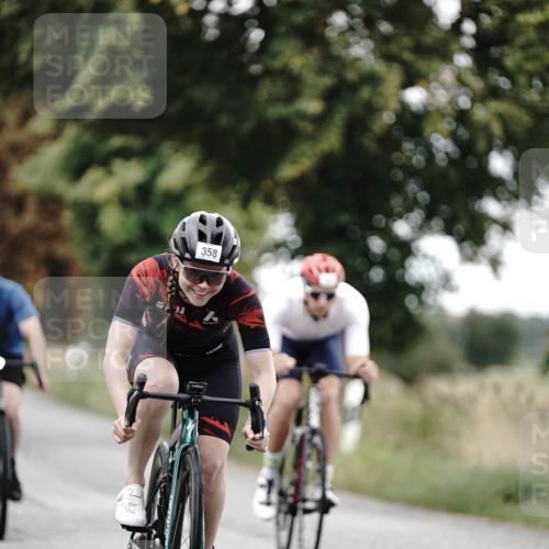 30.08.2026 - Elbe Triathlon Hamburg Michael Burmester http://msf.ph/oto/10068519 30.08.2026 09:32:17 Radfahren 305, 309, 358, 514, 841 meine-sportfotos.de