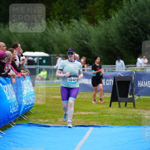 30.08.2026 - Elbe Triathlon Hamburg LAZAROV Photography http://msf.ph/oto/10068522 30.08.2026 12:28:14 Ziel 1542 meine-sportfotos.de