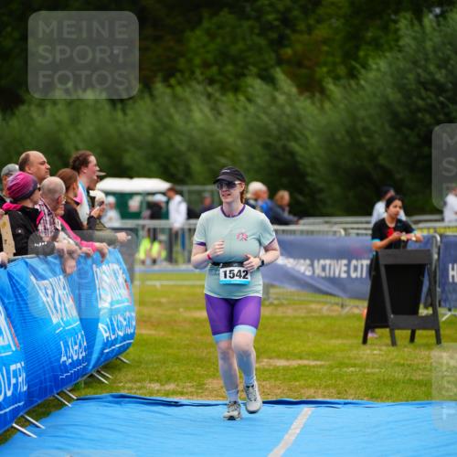 30.08.2026 - Elbe Triathlon Hamburg LAZAROV Photography http://msf.ph/oto/10068525 30.08.2026 12:28:15 Ziel 1542 meine-sportfotos.de