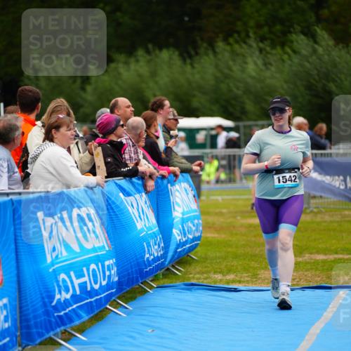 30.08.2026 - Elbe Triathlon Hamburg LAZAROV Photography http://msf.ph/oto/10068528 30.08.2026 12:28:15 Ziel 1542 meine-sportfotos.de