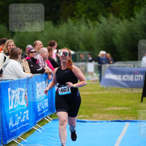 30.08.2026 - Elbe Triathlon Hamburg LAZAROV Photography http://msf.ph/oto/10068562 30.08.2026 12:28:23 Ziel 1603 meine-sportfotos.de