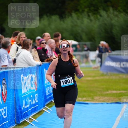 30.08.2026 - Elbe Triathlon Hamburg LAZAROV Photography http://msf.ph/oto/10068568 30.08.2026 12:28:23 Ziel 1603 meine-sportfotos.de