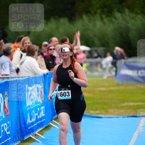 30.08.2026 - Elbe Triathlon Hamburg LAZAROV Photography http://msf.ph/oto/10068570 30.08.2026 12:28:23 Ziel 1603 meine-sportfotos.de