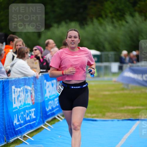 30.08.2026 - Elbe Triathlon Hamburg LAZAROV Photography http://msf.ph/oto/10068604 30.08.2026 12:28:32 Ziel 1520 meine-sportfotos.de