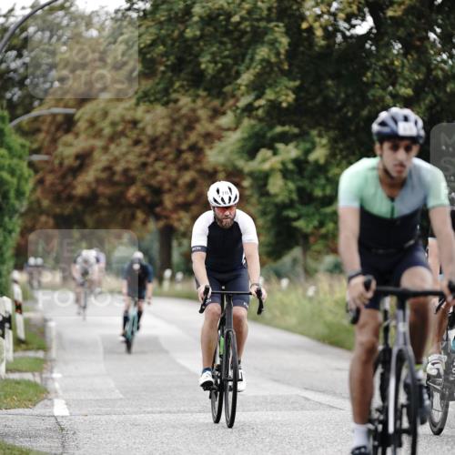 30.08.2026 - Elbe Triathlon Hamburg Michael Burmester http://msf.ph/oto/10068611 30.08.2026 09:33:25 Radfahren 266, 279, 336, 520, 570, 715, 718 meine-sportfotos.de