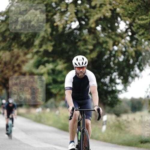 30.08.2026 - Elbe Triathlon Hamburg Michael Burmester http://msf.ph/oto/10068612 30.08.2026 09:33:26 Radfahren 266, 279, 498, 520, 570, 715, 718 meine-sportfotos.de