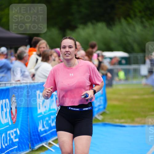 30.08.2026 - Elbe Triathlon Hamburg LAZAROV Photography http://msf.ph/oto/10068613 30.08.2026 12:28:32 Ziel 1520 meine-sportfotos.de