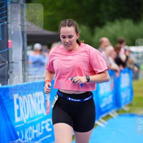 30.08.2026 - Elbe Triathlon Hamburg LAZAROV Photography http://msf.ph/oto/10068622 30.08.2026 12:28:33 Ziel 1520 meine-sportfotos.de