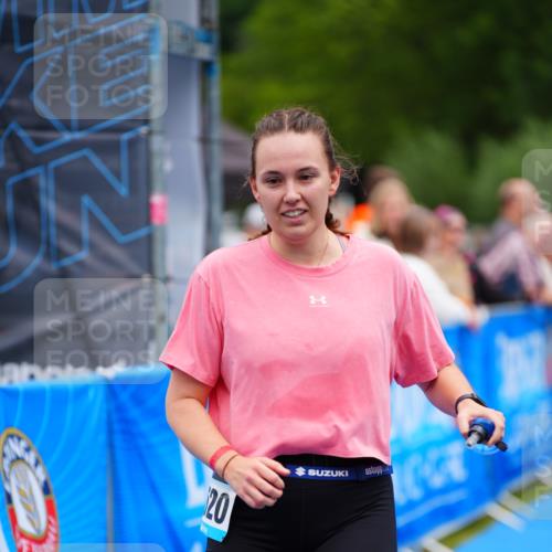 30.08.2026 - Elbe Triathlon Hamburg LAZAROV Photography http://msf.ph/oto/10068630 30.08.2026 12:28:33 Ziel 1520 meine-sportfotos.de