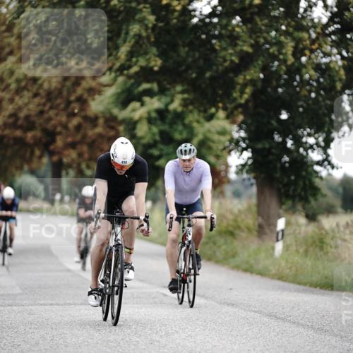 30.08.2026 - Elbe Triathlon Hamburg Michael Burmester http://msf.ph/oto/10068632 30.08.2026 09:33:34 Radfahren 279, 490, 498, 502, 687, 691, 718, 735 meine-sportfotos.de