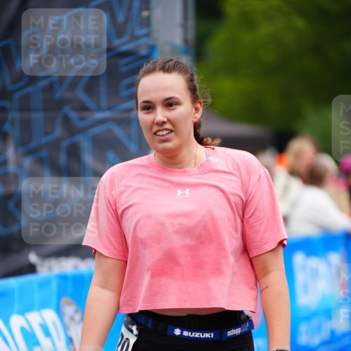 30.08.2026 - Elbe Triathlon Hamburg LAZAROV Photography http://msf.ph/oto/10068637 30.08.2026 12:28:34 Ziel 1520 meine-sportfotos.de