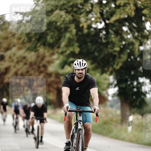 30.08.2026 - Elbe Triathlon Hamburg Michael Burmester http://msf.ph/oto/10068671 30.08.2026 09:34:02 Radfahren 293, 372, 431, 440, 519, 623, 629, 709 meine-sportfotos.de