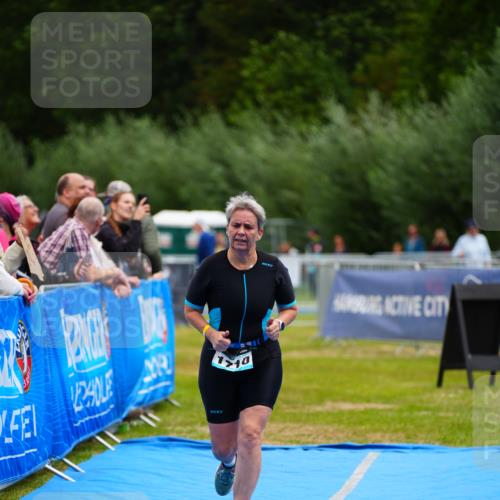 30.08.2026 - Elbe Triathlon Hamburg LAZAROV Photography http://msf.ph/oto/10068706 30.08.2026 12:28:59 Ziel 1710 meine-sportfotos.de