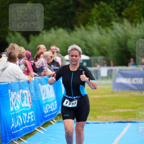 30.08.2026 - Elbe Triathlon Hamburg LAZAROV Photography http://msf.ph/oto/10068718 30.08.2026 12:29:00 Ziel 1710 meine-sportfotos.de