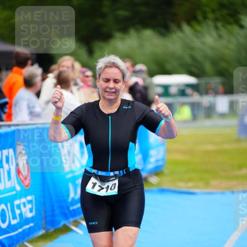 30.08.2026 - Elbe Triathlon Hamburg LAZAROV Photography http://msf.ph/oto/10068733 30.08.2026 12:29:01 Ziel 1710 meine-sportfotos.de
