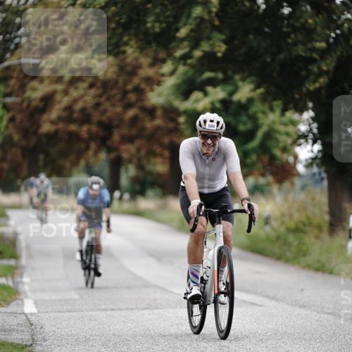 30.08.2026 - Elbe Triathlon Hamburg Michael Burmester http://msf.ph/oto/10068768 30.08.2026 09:35:16 Radfahren 415, 496, 686, 714, 716 meine-sportfotos.de