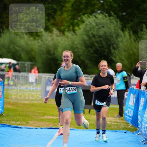 30.08.2026 - Elbe Triathlon Hamburg LAZAROV Photography http://msf.ph/oto/10068779 30.08.2026 12:30:32 Ziel 1418, 1433, 1667 meine-sportfotos.de