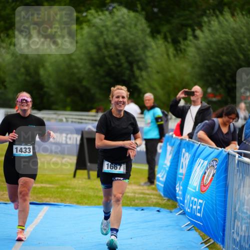 30.08.2026 - Elbe Triathlon Hamburg LAZAROV Photography http://msf.ph/oto/10068783 30.08.2026 12:30:32 Ziel 1418, 1433, 1667 meine-sportfotos.de