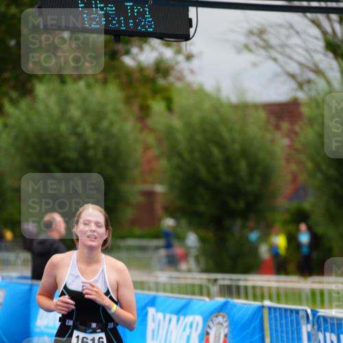 30.08.2026 - Elbe Triathlon Hamburg LAZAROV Photography http://msf.ph/oto/10068806 30.08.2026 12:31:29 Ziel 1616 meine-sportfotos.de
