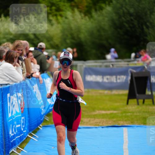 30.08.2026 - Elbe Triathlon Hamburg LAZAROV Photography http://msf.ph/oto/10068862 30.08.2026 12:31:57 Ziel 1644, 1657 meine-sportfotos.de