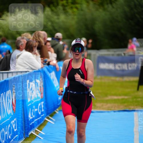 30.08.2026 - Elbe Triathlon Hamburg LAZAROV Photography http://msf.ph/oto/10068871 30.08.2026 12:31:57 Ziel 1644, 1657 meine-sportfotos.de
