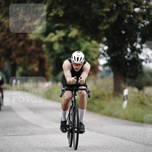 30.08.2026 - Elbe Triathlon Hamburg Michael Burmester http://msf.ph/oto/10068875 30.08.2026 09:36:10 Radfahren 280, 420, 500, 554 meine-sportfotos.de