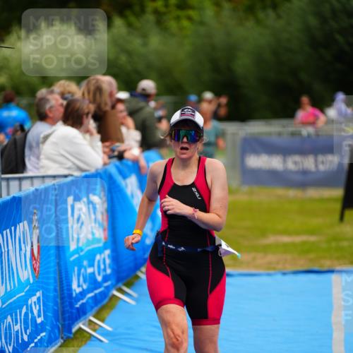 30.08.2026 - Elbe Triathlon Hamburg LAZAROV Photography http://msf.ph/oto/10068876 30.08.2026 12:31:57 Ziel 1644, 1657 meine-sportfotos.de