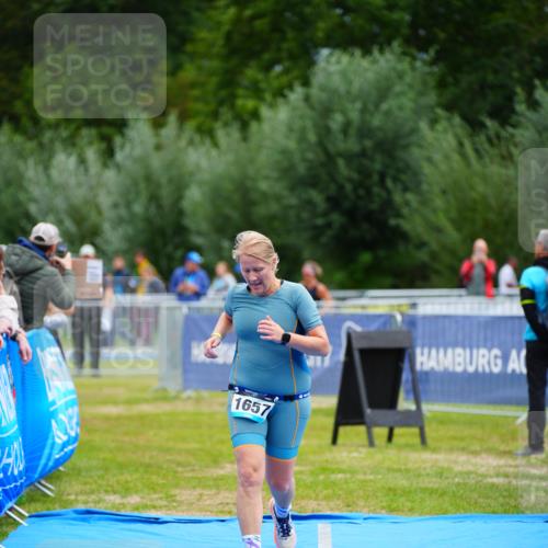 30.08.2026 - Elbe Triathlon Hamburg LAZAROV Photography http://msf.ph/oto/10068899 30.08.2026 12:32:03 Ziel 1614, 1657 meine-sportfotos.de