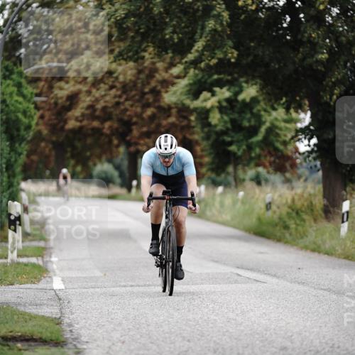 30.08.2026 - Elbe Triathlon Hamburg Michael Burmester http://msf.ph/oto/10068914 30.08.2026 09:36:45 Radfahren 606 meine-sportfotos.de
