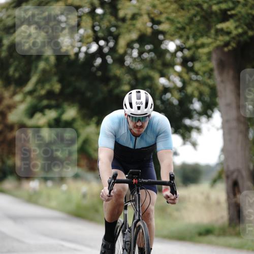 30.08.2026 - Elbe Triathlon Hamburg Michael Burmester http://msf.ph/oto/10068916 30.08.2026 09:36:46 Radfahren 606 meine-sportfotos.de