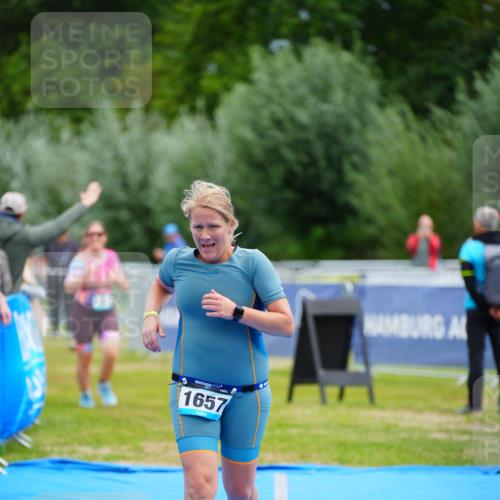 30.08.2026 - Elbe Triathlon Hamburg LAZAROV Photography http://msf.ph/oto/10068925 30.08.2026 12:32:05 Ziel 1614, 1657 meine-sportfotos.de