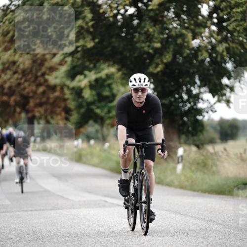 30.08.2026 - Elbe Triathlon Hamburg Michael Burmester http://msf.ph/oto/10068931 30.08.2026 09:37:01 Radfahren 254, 457, 470, 565, 609, 634, 648 meine-sportfotos.de