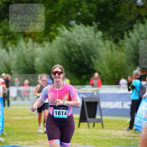 30.08.2026 - Elbe Triathlon Hamburg LAZAROV Photography http://msf.ph/oto/10068941 30.08.2026 12:32:10 Ziel 1614, 1669 meine-sportfotos.de